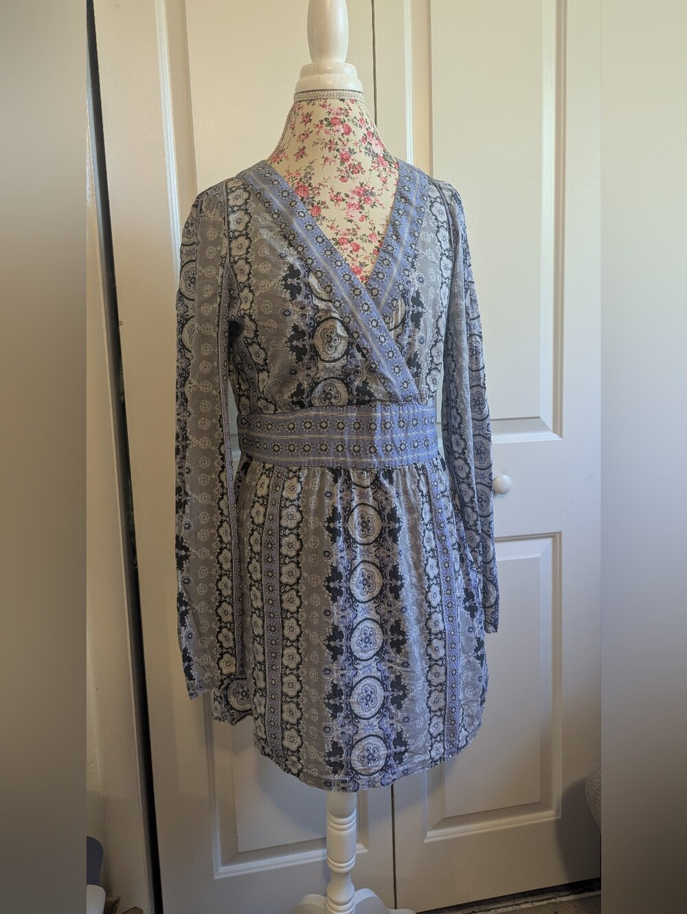 Athleta Paisley Tunic Dress Cover Up Large Boho V-Neck Tie Waist Long Sleeve